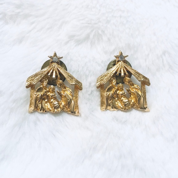 Vintage Jewelry - VTG Christian Nativity Jesus in Manger🌟
